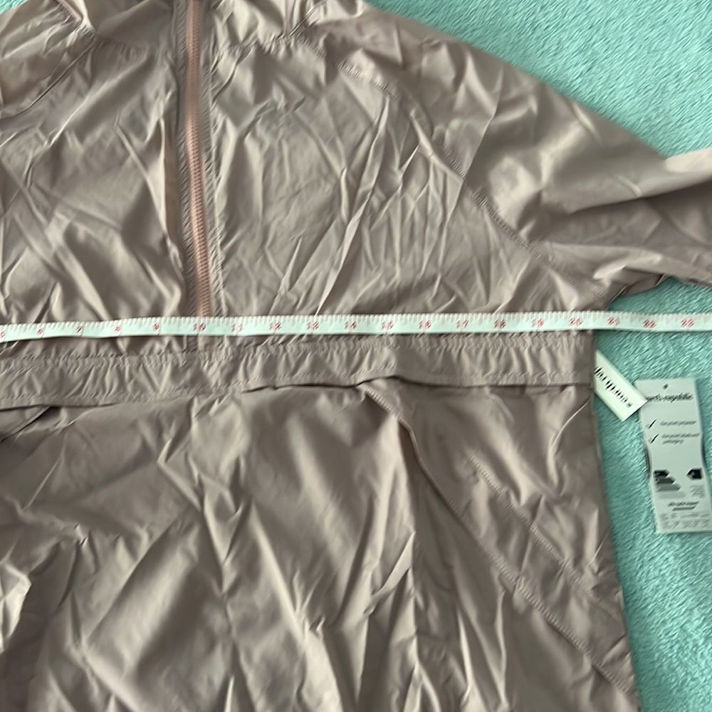 Windbreaker - Picture 10 of 13